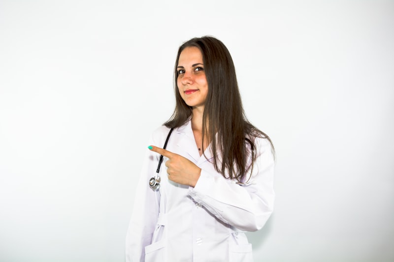 Dr. Lea Khoury
